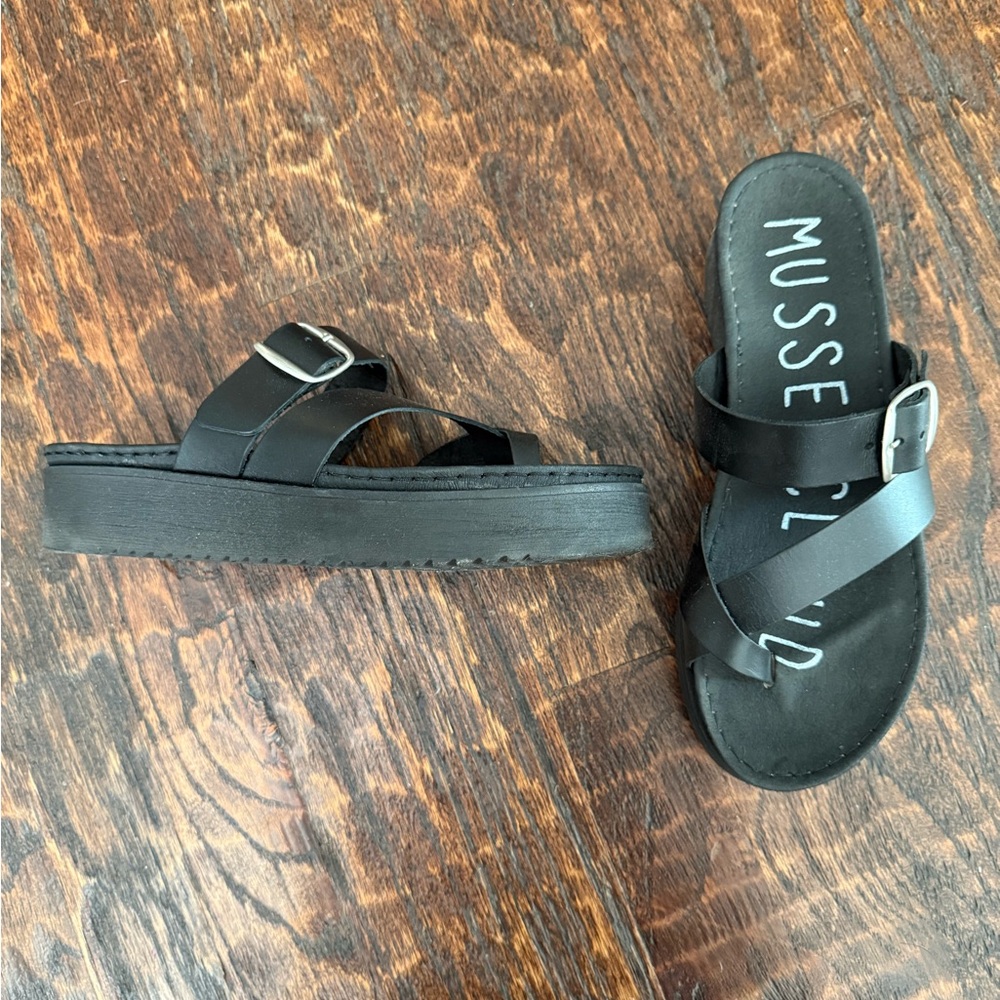 Musse & Cloud Black Sandals
